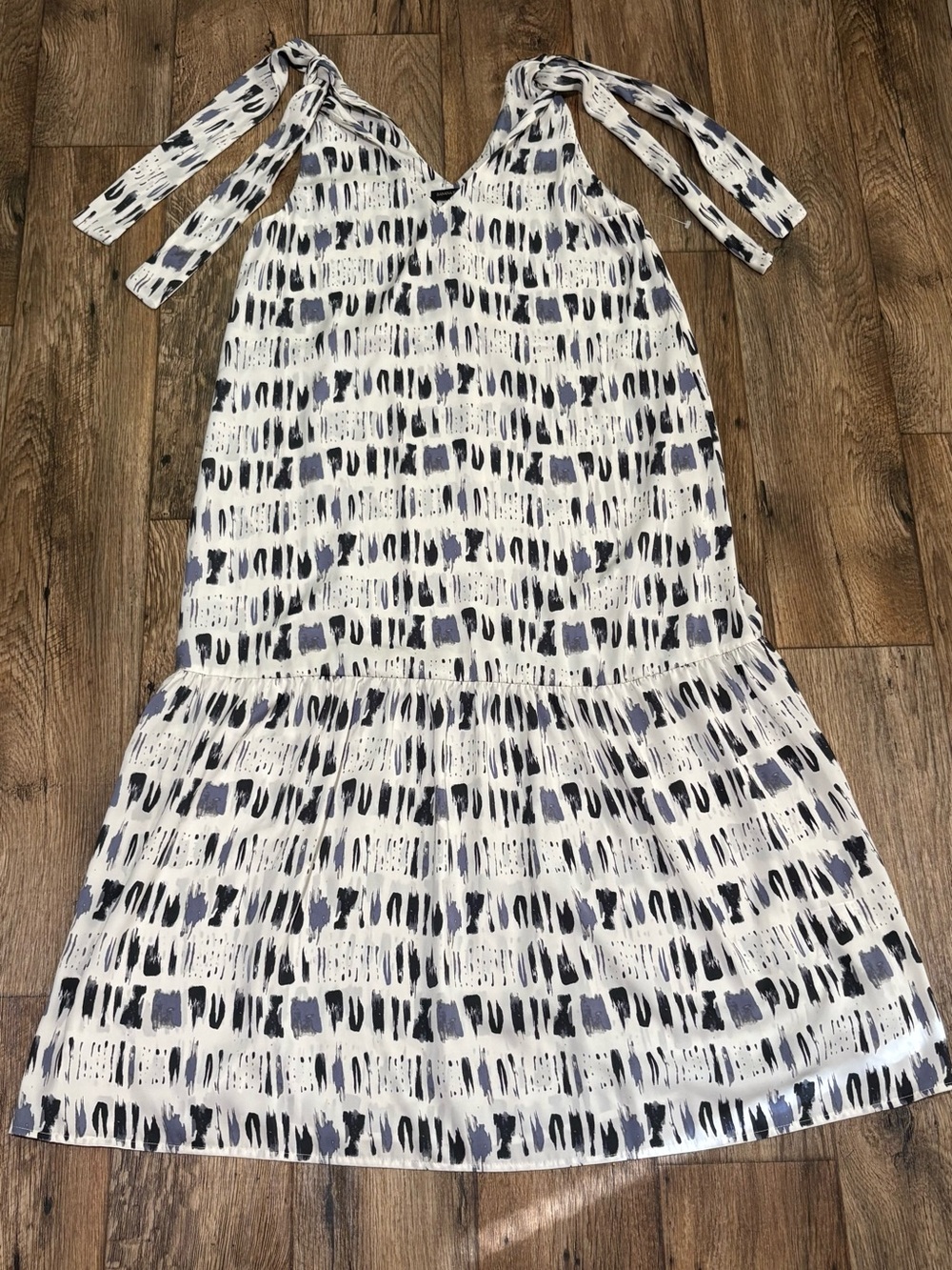 Banana Republic White and Navy Patterned Midi Dress Summer Sleek Sleeveless